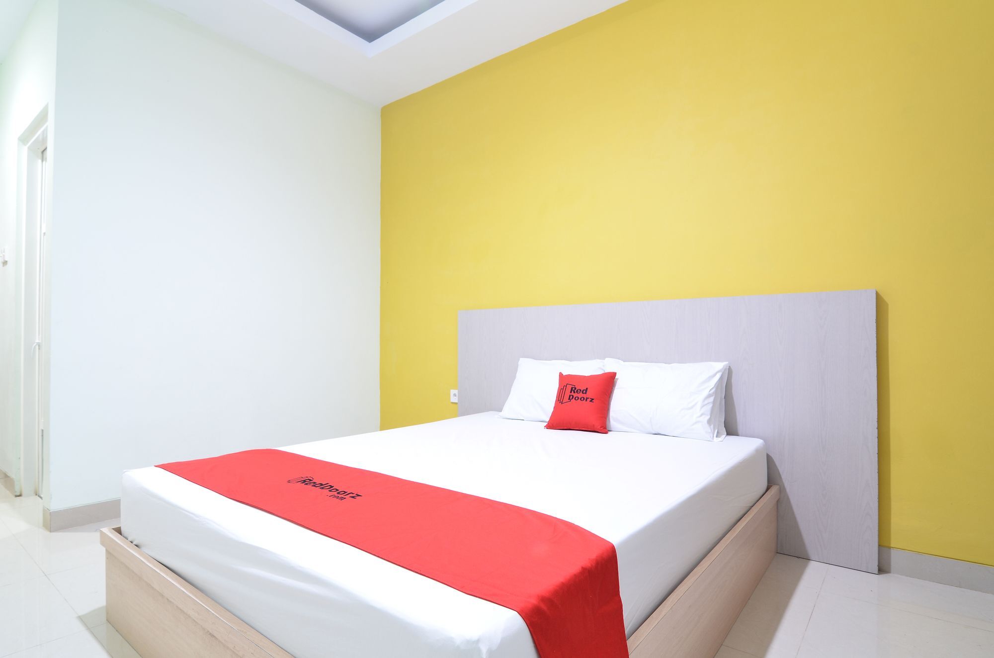 Hotel RedDoorz near Museum Keraton Solo Exterior foto